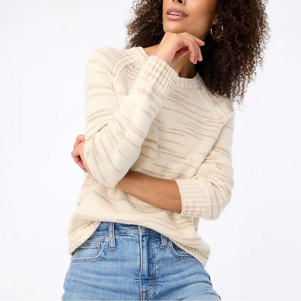 J Crew Women’s Space Dye Raglan Crew Neck Pullover Sweater in Cream | Size M